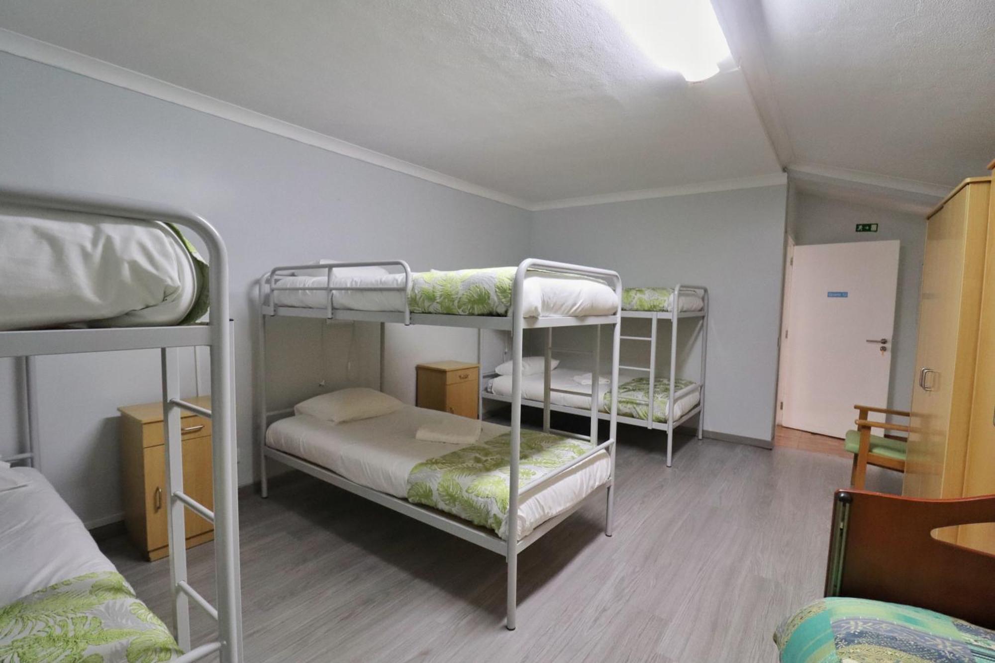 Hostel Jardins De Sao Luis セトゥーバル エクステリア 写真
