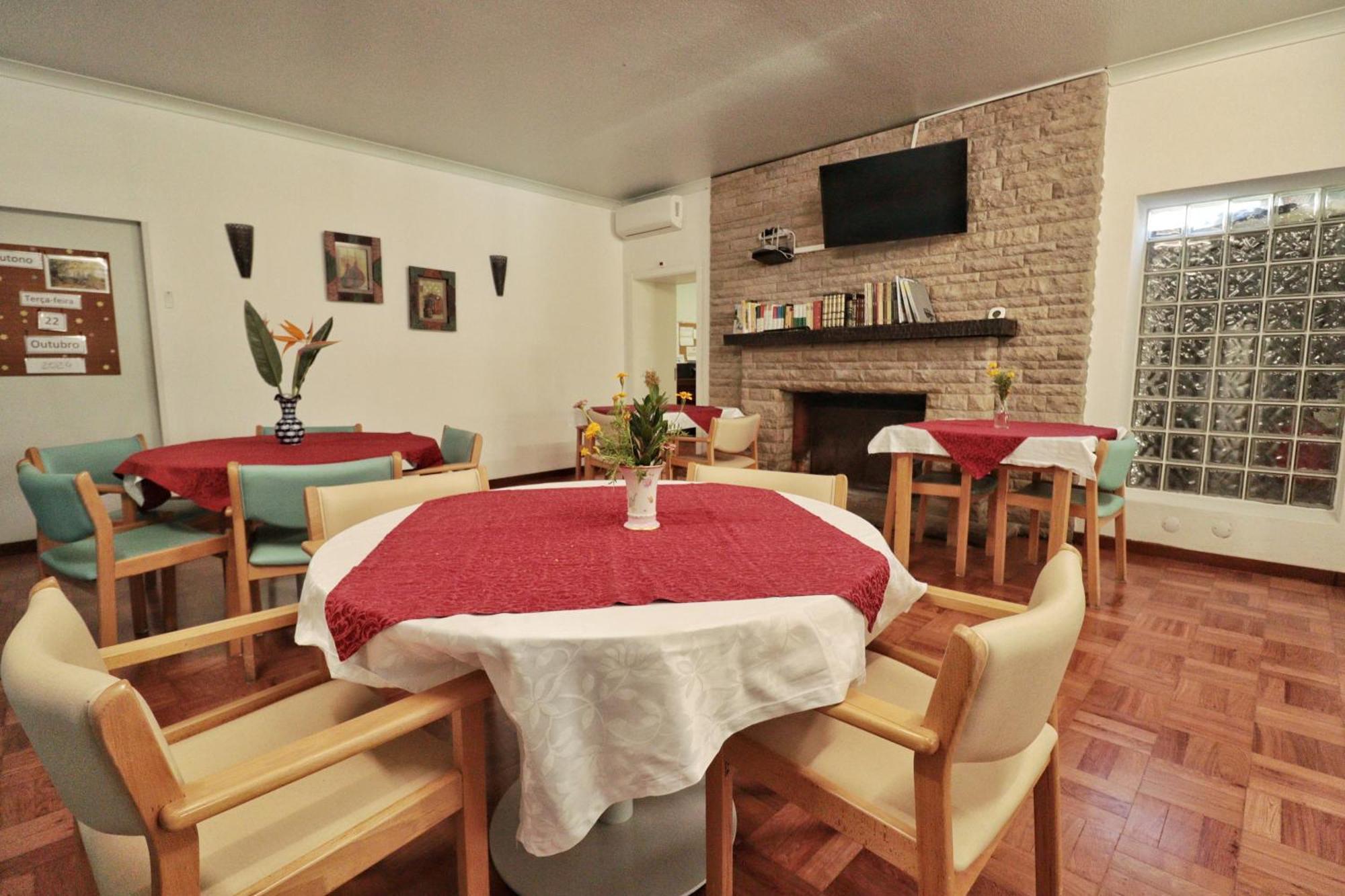 Hostel Jardins De Sao Luis セトゥーバル エクステリア 写真